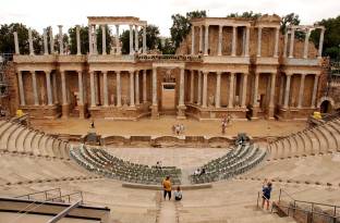 Theatre_romain_Merida_Espagne.jpg