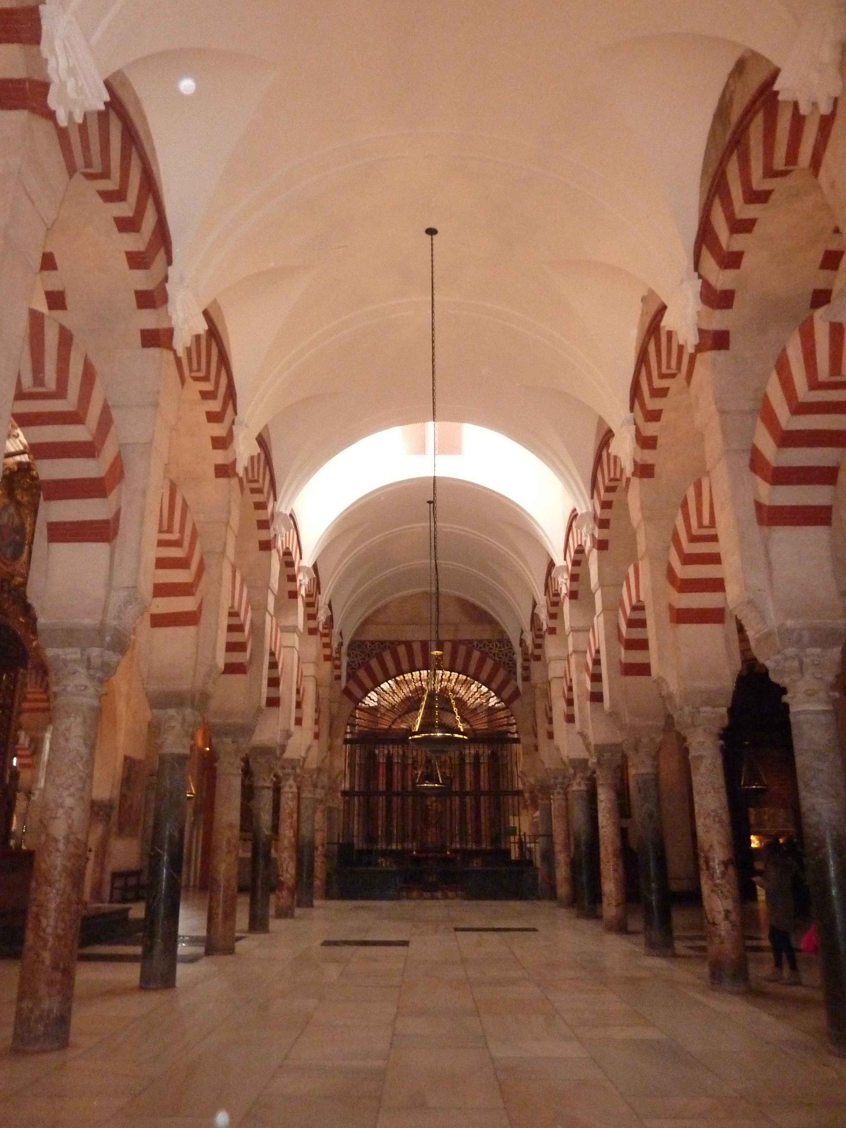 Long Couloir D Arche De La Mezquita en Images