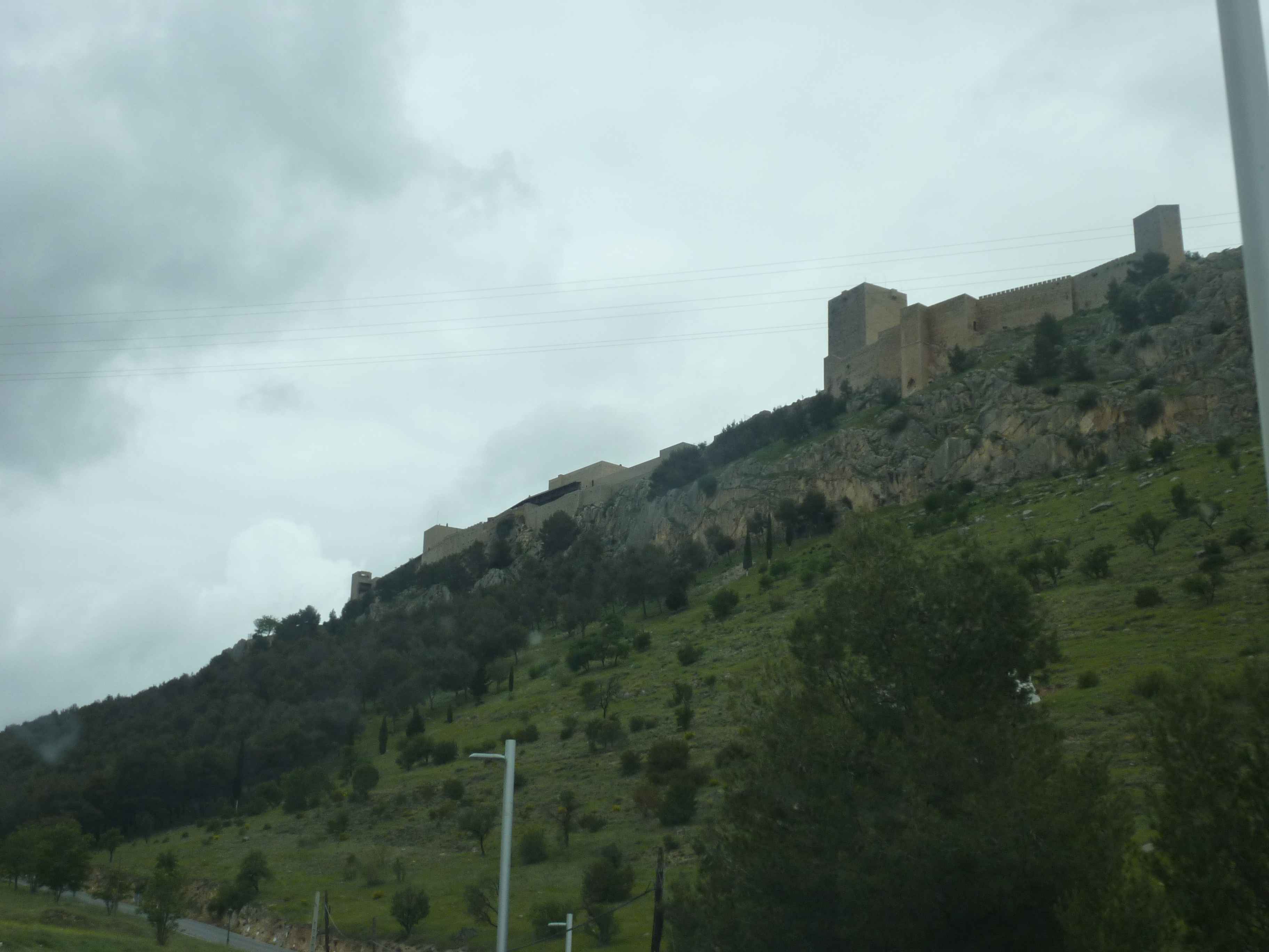 Chateau Sur La Route Entre Vielle Ville De Jaen Et Santa Catalina en Images
