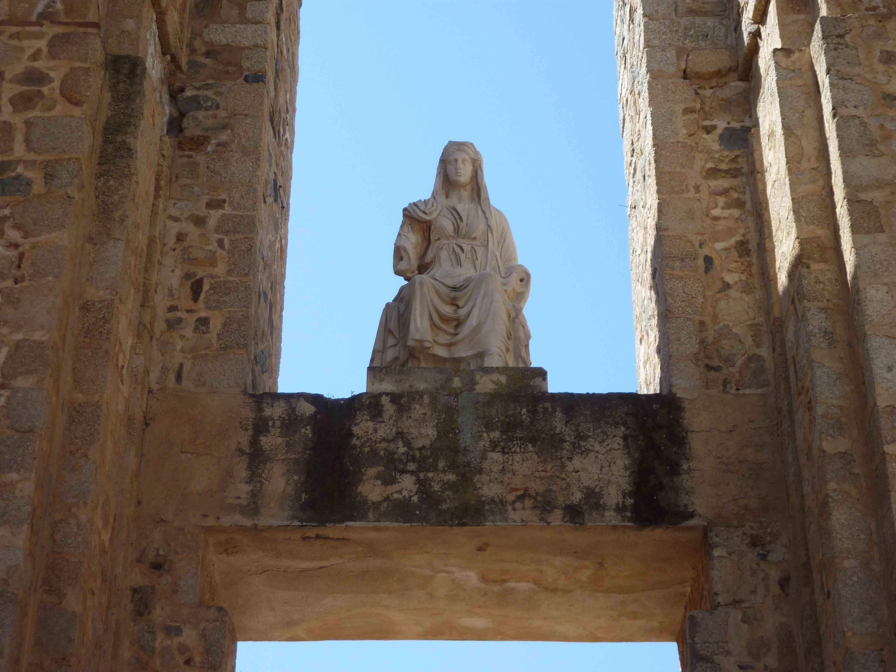 Statue Amphitheatre Merida en Images