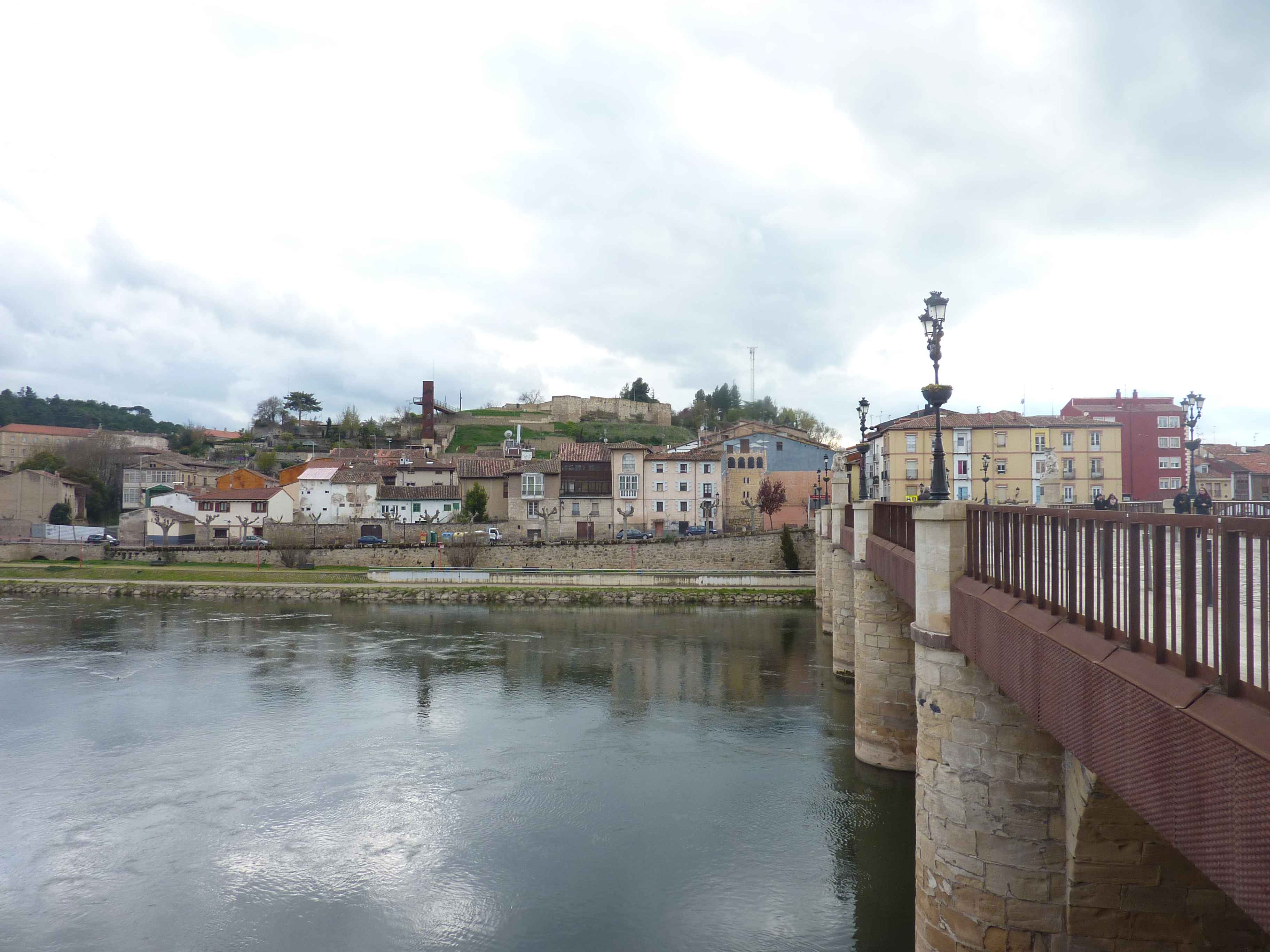 Pont Carlos Trois Separant Laville Nouvelle Et Ancienne De Miranda De Ebro en Images