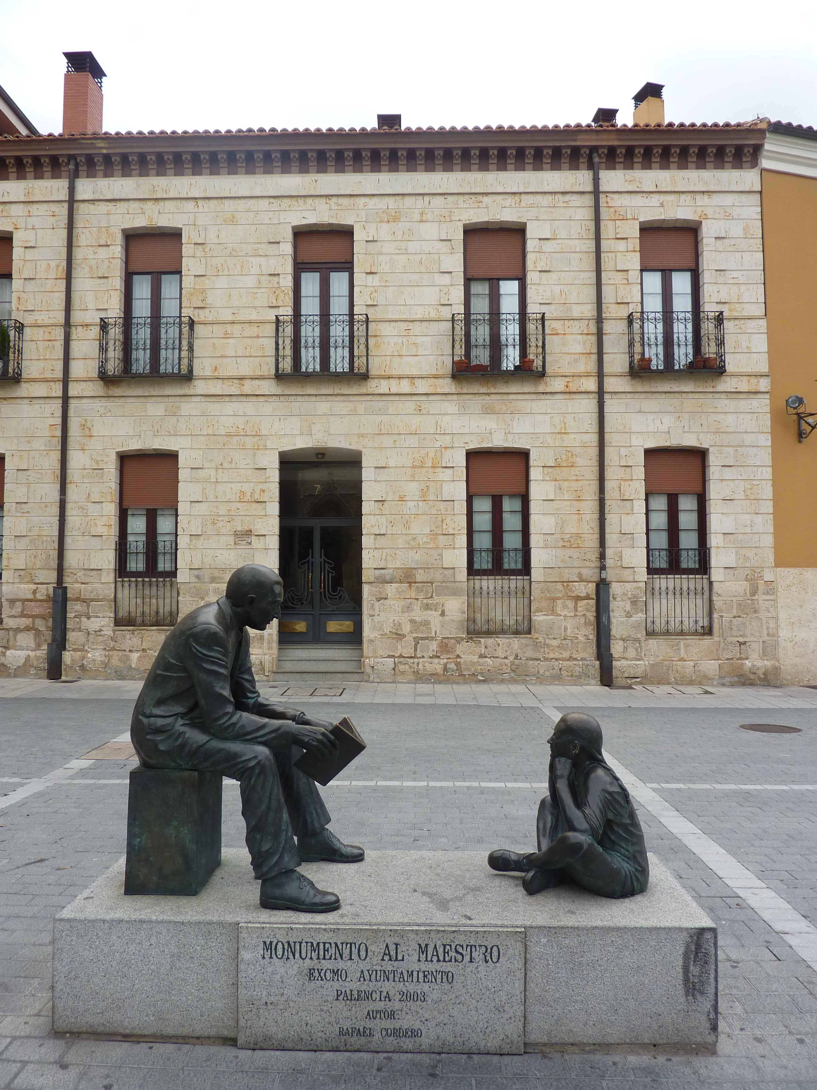 Jolies Statues Devant La Cathedrale De Palencia en Images