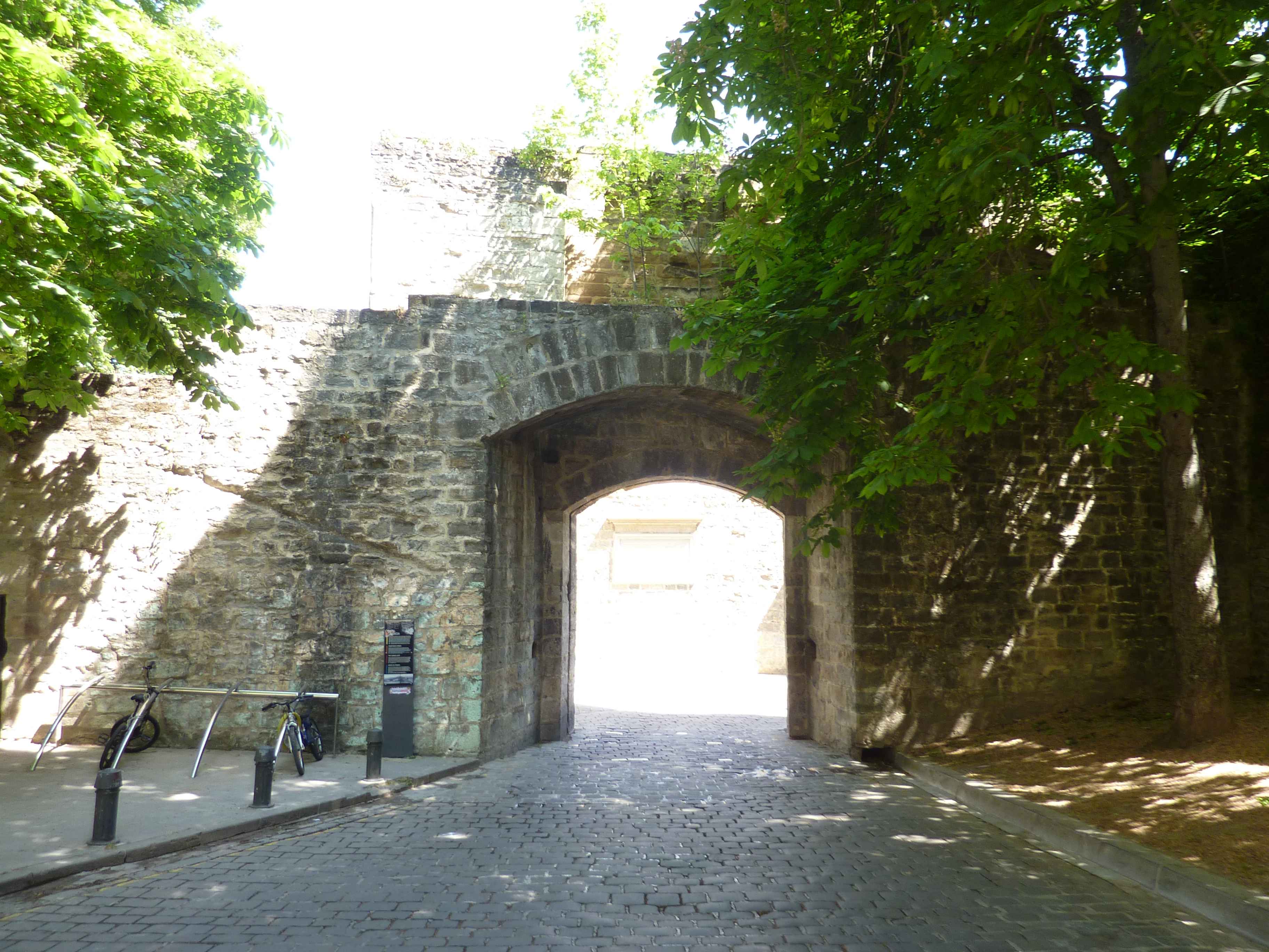 Porte De France Remparts Pampelune en Images