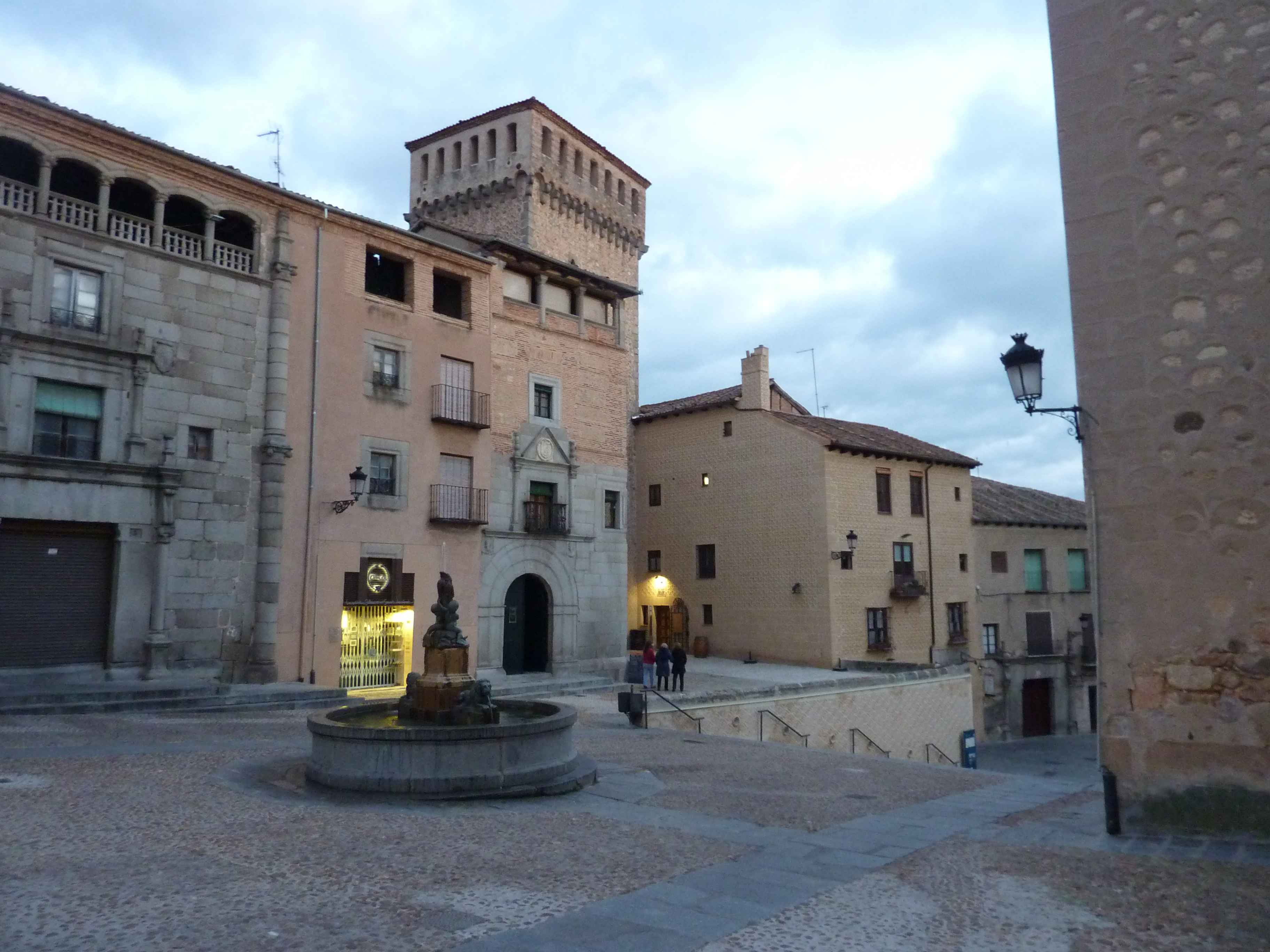 Plazuela De San Martin Segovia en Images