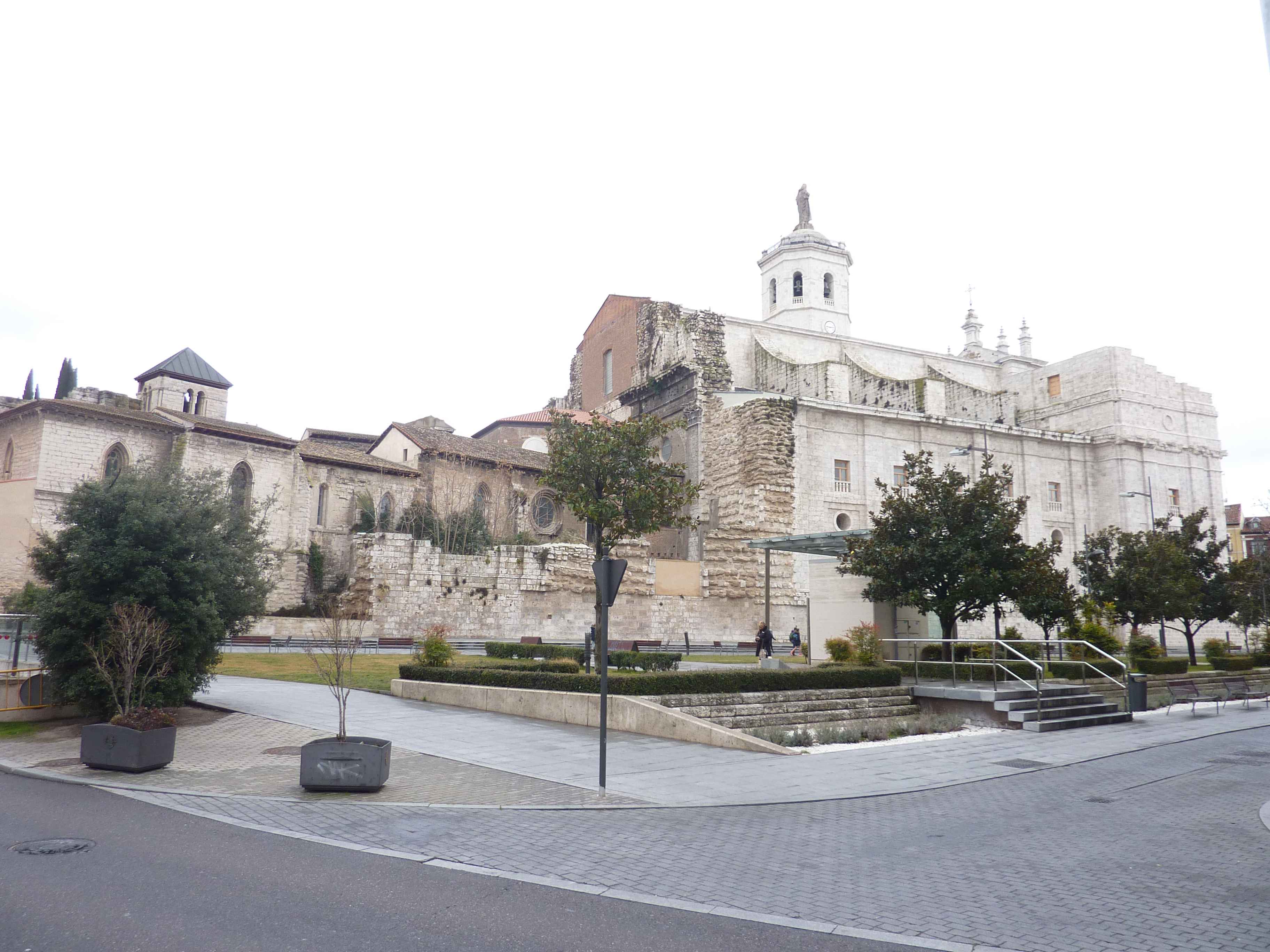 Ensemble Des Cathedrales Et Ruines Et Musee De Valladolid en Images